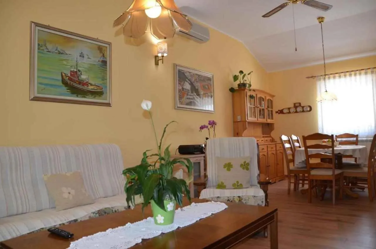 Holiday Home In Tinjan - Istrien 51828